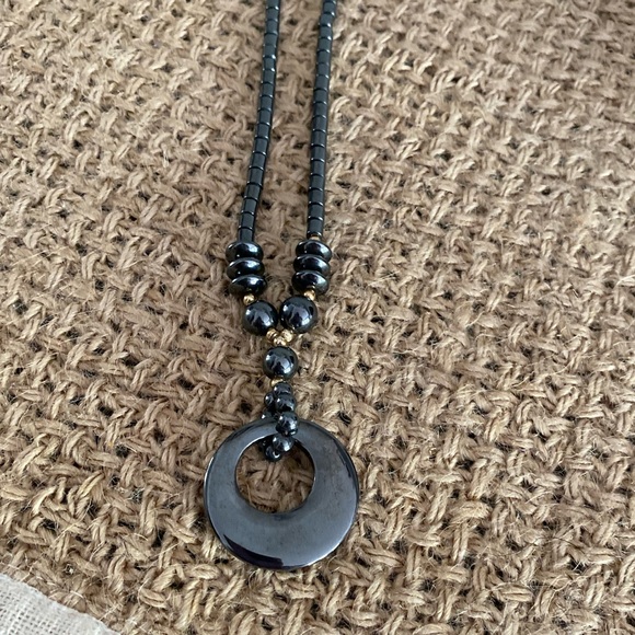 GORGEOUS VINTAGE METALLIC HEMATITE PENDANT NECKLACE - Picture 2 of 16